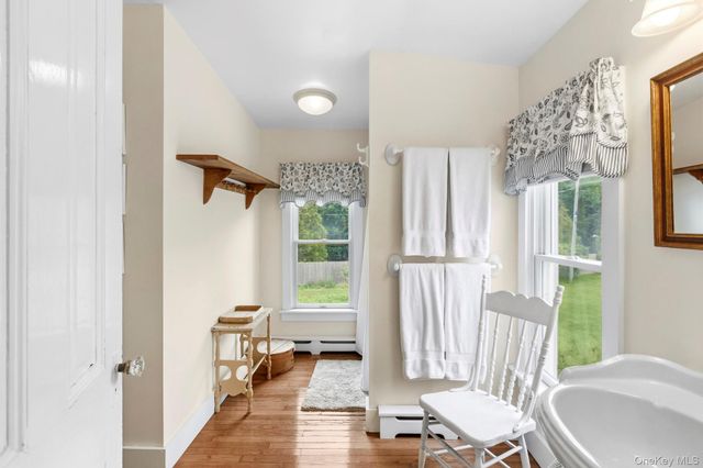 718 Montauk Highway, East Quogue, NY 11942