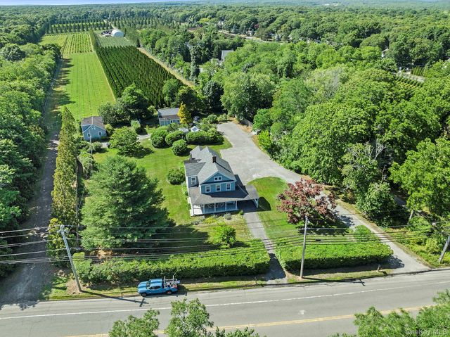 718 Montauk Highway, East Quogue, NY 11942