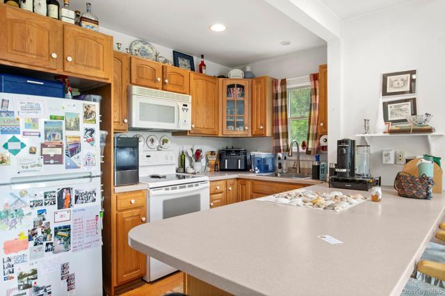 718 Montauk Highway, East Quogue, NY 11942