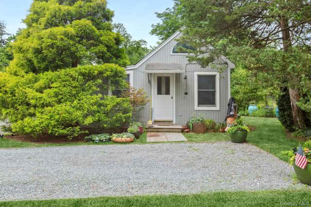 718 Montauk Highway, East Quogue, NY 11942