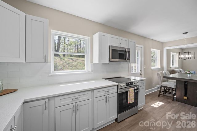 5000 Hoover Drive, Charlotte, NC 28269