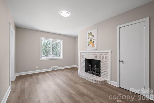 5000 Hoover Drive, Charlotte, NC 28269