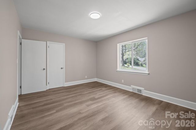 5000 Hoover Drive, Charlotte, NC 28269