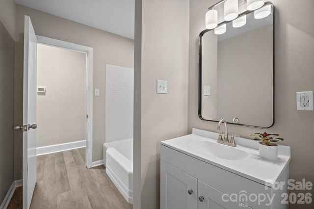 5000 Hoover Drive, Charlotte, NC 28269