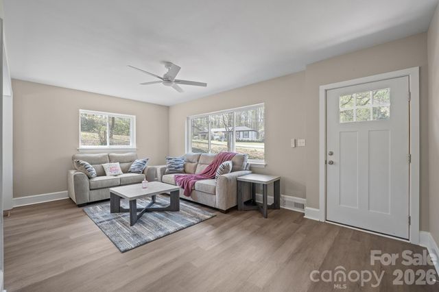 5000 Hoover Drive, Charlotte, NC 28269