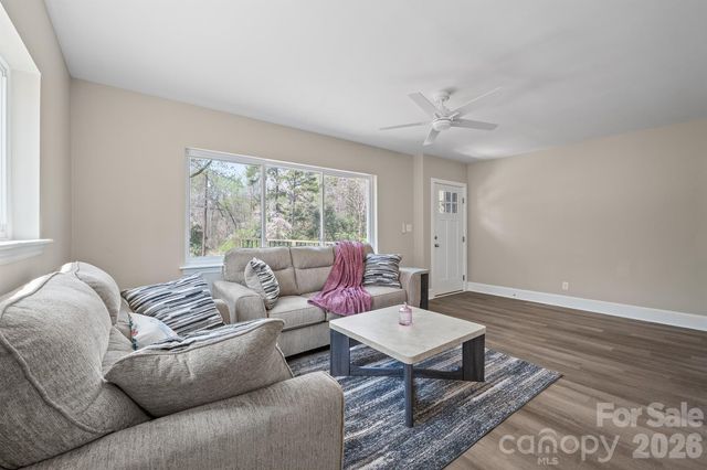 5000 Hoover Drive, Charlotte, NC 28269