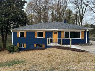 5000 Hoover Drive, Charlotte, NC 28269