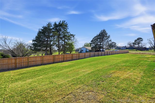 1532 E Grayson Avenue, Sapulpa, OK 74066