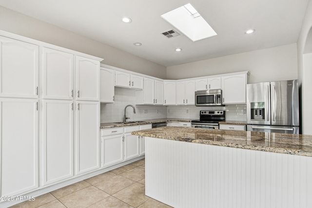 9056 W PORT ROYALE Lane, Peoria, AZ 85381