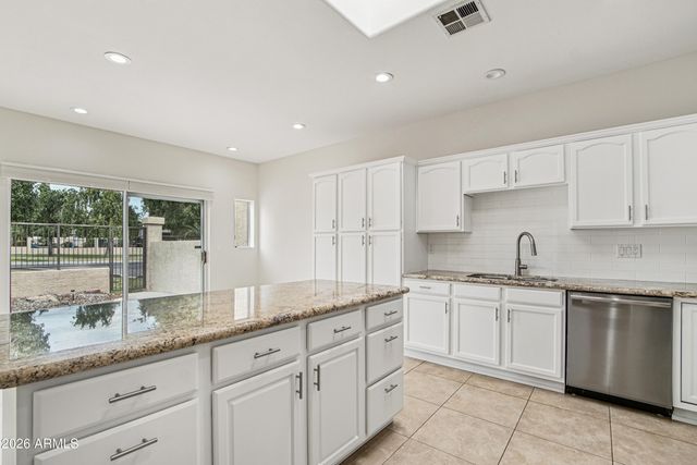 9056 W PORT ROYALE Lane, Peoria, AZ 85381