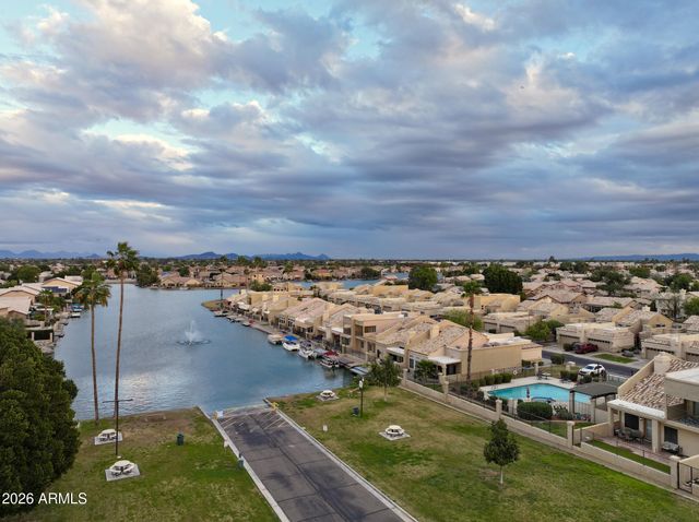 9056 W PORT ROYALE Lane, Peoria, AZ 85381