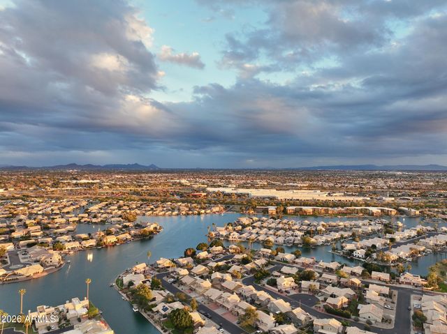 9056 W PORT ROYALE Lane, Peoria, AZ 85381