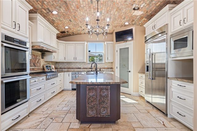 13810 Captains Row, Corpus Christi, TX 78418