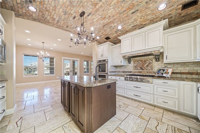 13810 Captains Row, Corpus Christi, TX 78418