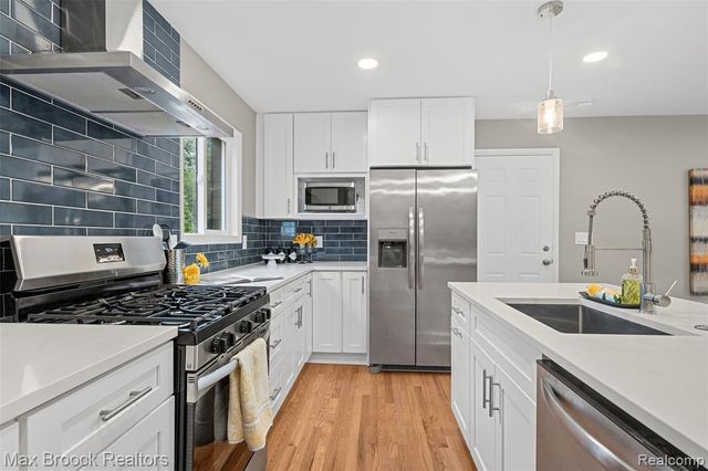 2615 Douglas Drive, Bloomfield Hills, MI 48304