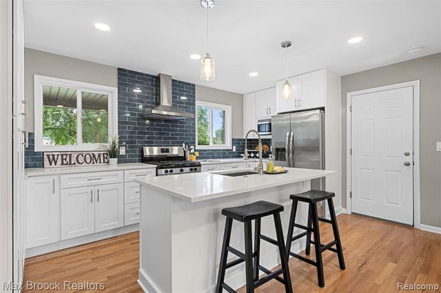 2615 Douglas Drive, Bloomfield Hills, MI 48304