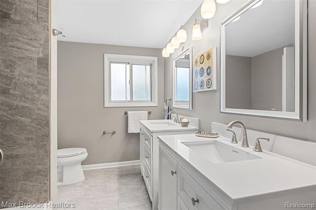 2615 Douglas Drive, Bloomfield Hills, MI 48304