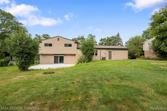 2615 Douglas Drive, Bloomfield Hills, MI 48304