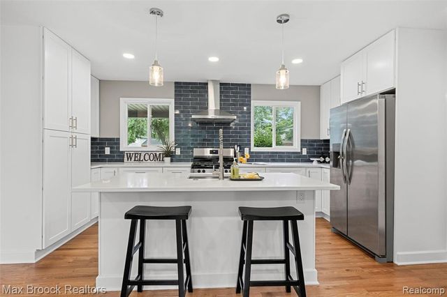 2615 Douglas Drive, Bloomfield Hills, MI 48304