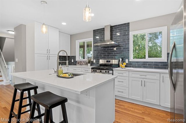 2615 Douglas Drive, Bloomfield Hills, MI 48304