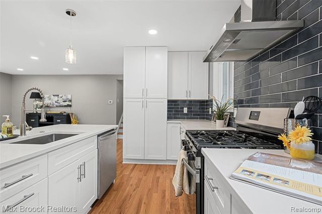 2615 Douglas Drive, Bloomfield Hills, MI 48304