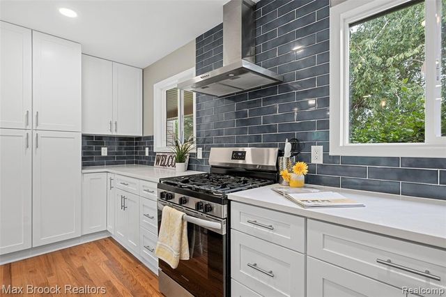 2615 Douglas Drive, Bloomfield Hills, MI 48304