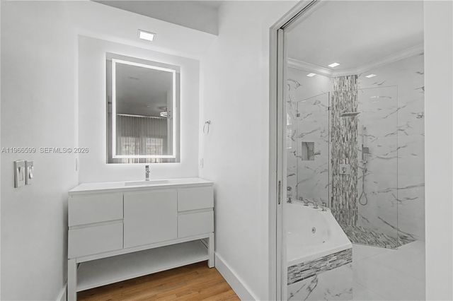 8305 NW 157th Ter, Miami Lakes, FL 33016