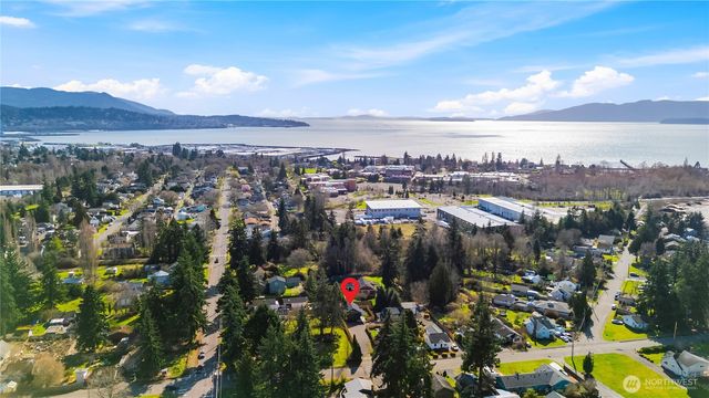 2905 Cedarwood Avenue, Bellingham, WA 98225