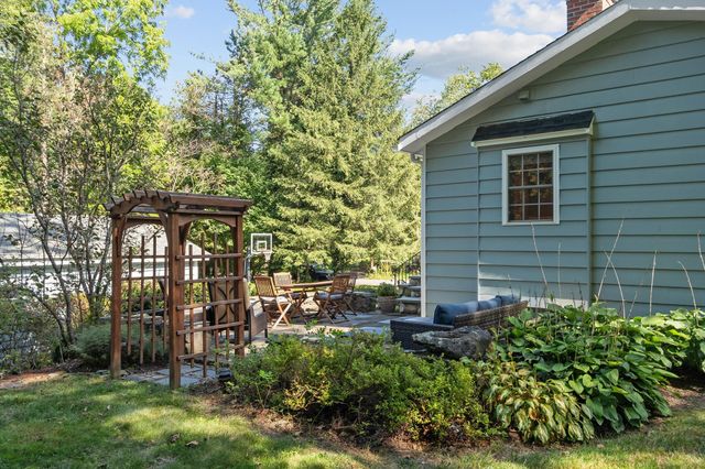 6 Nourse Road, Bolton, MA 01740