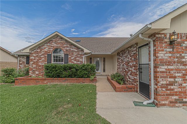 1803 S 21st Street, Rogers, AR 72758