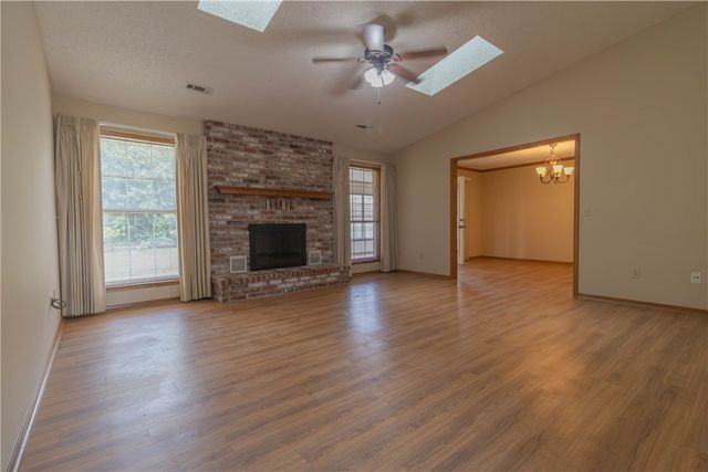 1803 S 21st Street, Rogers, AR 72758