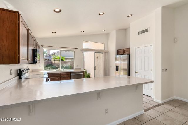 747 W DOUGLAS Avenue, Gilbert, AZ 85233