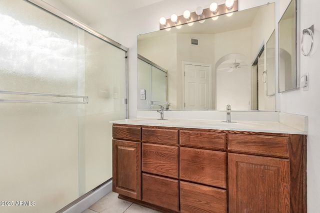 747 W DOUGLAS Avenue, Gilbert, AZ 85233