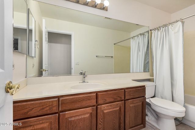 747 W DOUGLAS Avenue, Gilbert, AZ 85233