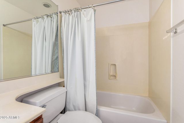 747 W DOUGLAS Avenue, Gilbert, AZ 85233