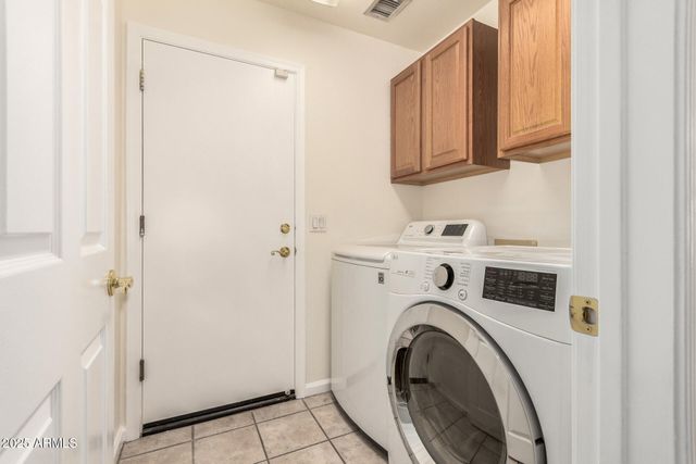 747 W DOUGLAS Avenue, Gilbert, AZ 85233