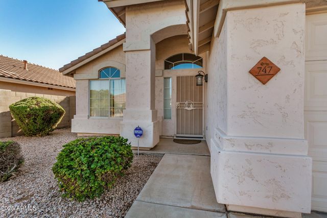 747 W DOUGLAS Avenue, Gilbert, AZ 85233