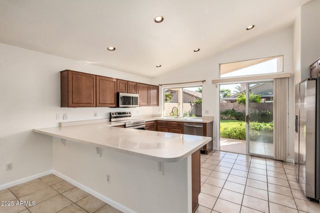 747 W DOUGLAS Avenue, Gilbert, AZ 85233