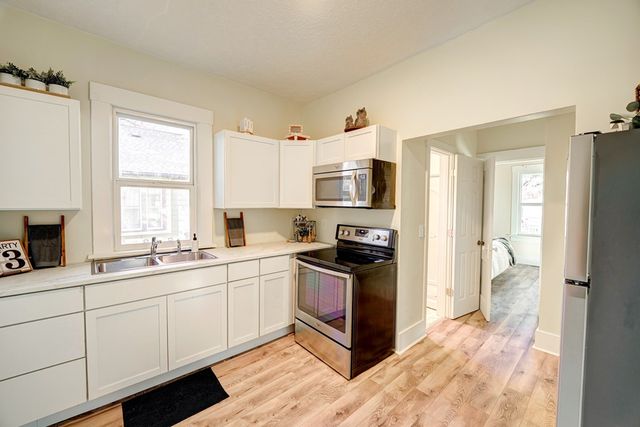 203 N Kansas Ave, Salina, KS 67401