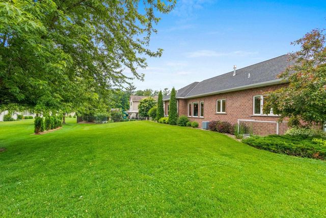 3234 W TWIN PINES COURT, Green Bay, WI 54311