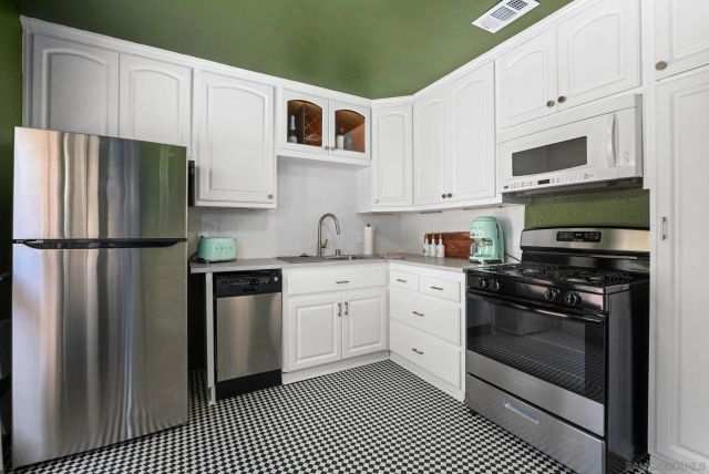 4036 Loma Alta Dr, San Diego, CA 92115