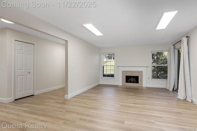 3498 Oakmonte Boulevard, Oakland Charter Township, MI 48306