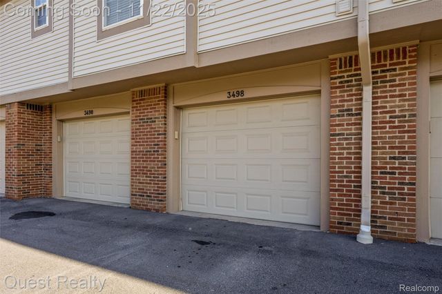 3498 Oakmonte Boulevard, Oakland Charter Township, MI 48306