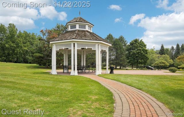 3498 Oakmonte Boulevard, Oakland Charter Township, MI 48306