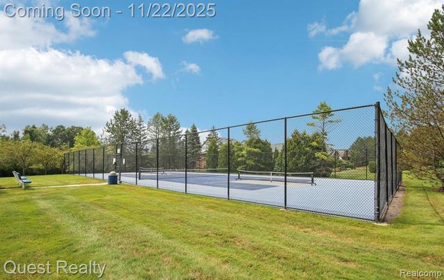 3498 Oakmonte Boulevard, Oakland Charter Township, MI 48306