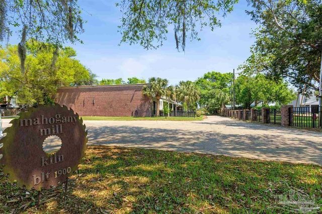 1261 Mahogany Mill Rd, Pensacola, FL 32507