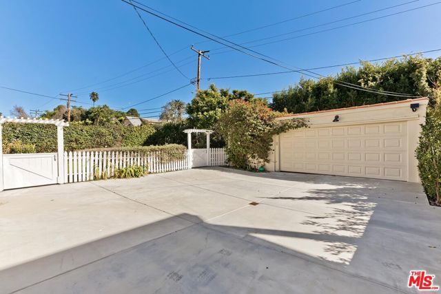 1304 San Vicente Boulevard, Santa Monica, CA 90402