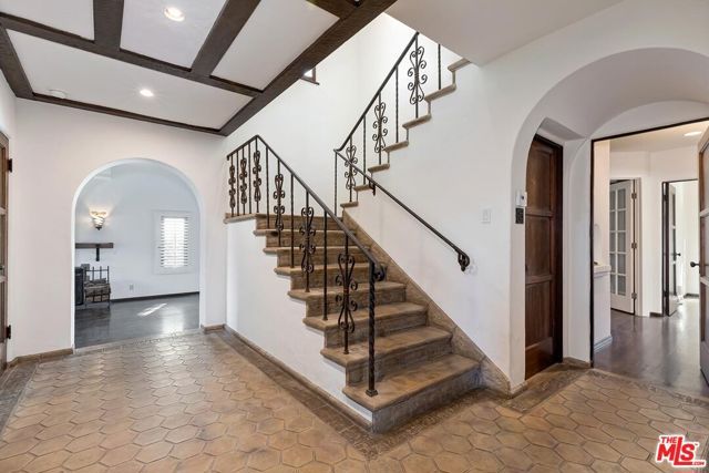 1304 San Vicente Boulevard, Santa Monica, CA 90402