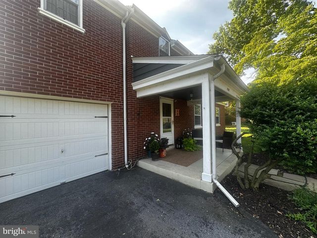 1511 CLEARVIEW AVE, Lancaster, PA 17601
