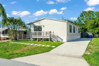 8321 SE Skylark Avenue, Hobe Sound, FL 33455
